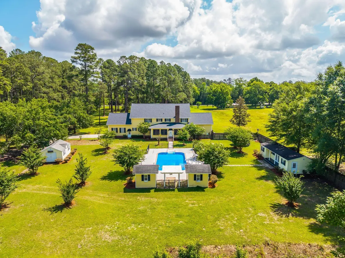 905 W Raysor Street, Saint George, SC 29477 - #1
