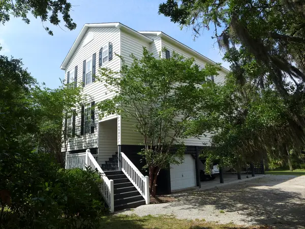 3332 Myrtle Street, Edisto Island, SC 29438