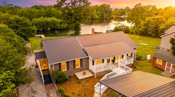 201 Lake Moultrie Drive, Bonneau, SC 29431