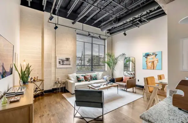 517 King Street #Apt 8, Charleston, SC 29403