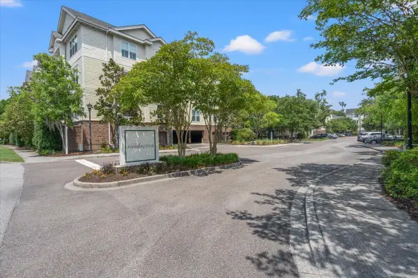 2244 Ashley Crossing Drive #324, Charleston, SC 29414