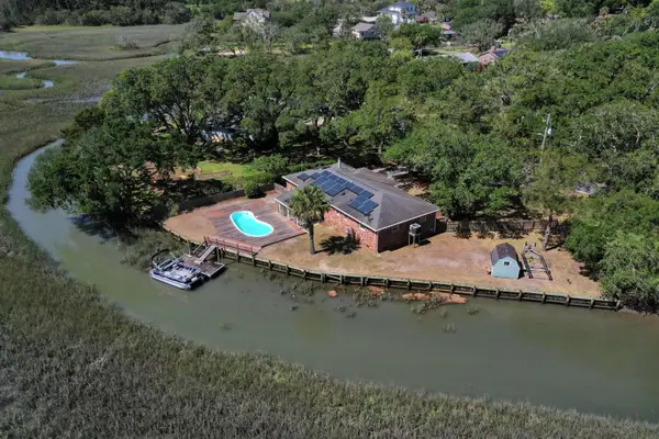 665 Port Circle, Charleston, SC 29412