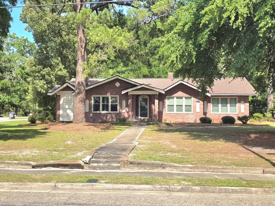 14 N Dukes Street, Summerton, SC 29148 - #3