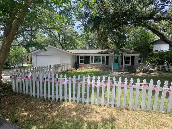 734 Sinlea Avenue, Mount Pleasant, SC 29464