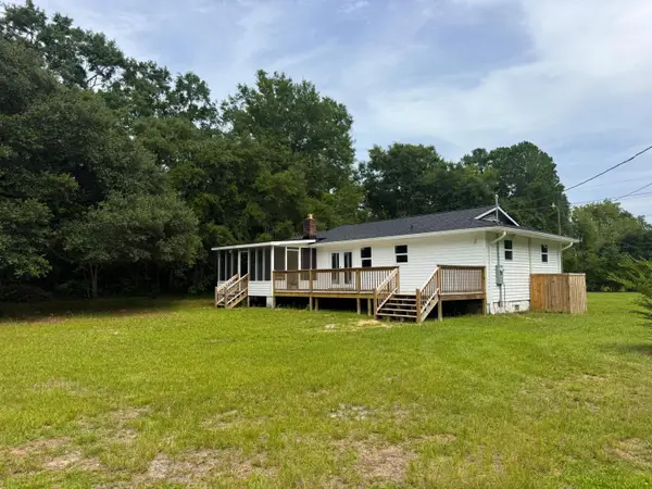 1124 Sallie Manigault Lane, McClellanville, SC 29458