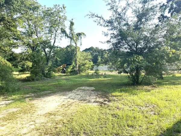1076 Beehive Road, Mount Pleasant, SC 29429