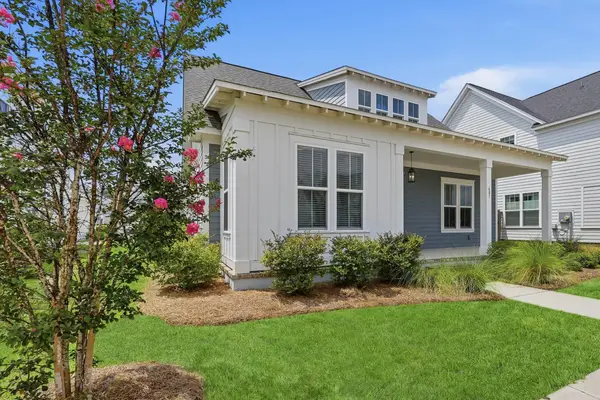 601 Blueway Avenue, Summerville, SC 29486