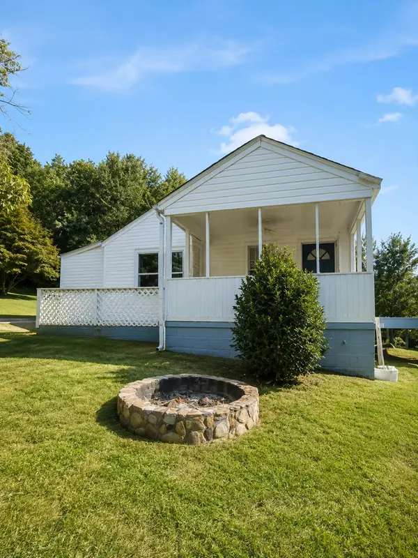 102 Gilbert Drive, Marietta, SC 29661