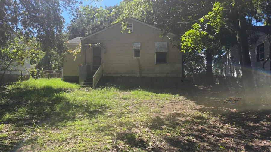 2388 Cambridge Avenue, North Charleston, SC 29405 - #2