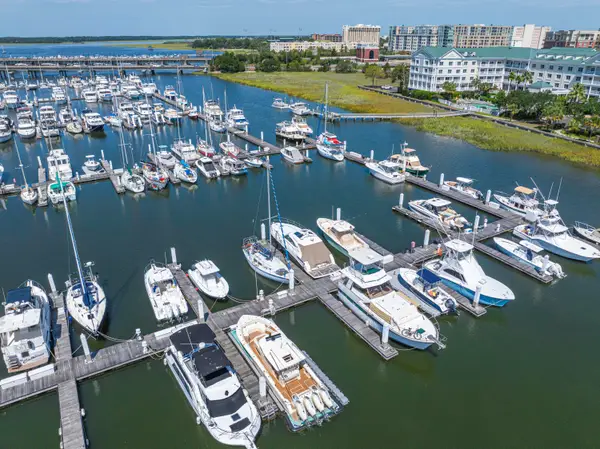 33 Lockwood Drive #Lu70, Charleston, SC 29401