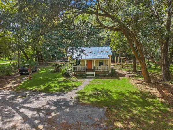 5913 Drayton Street, Ravenel, SC 29470