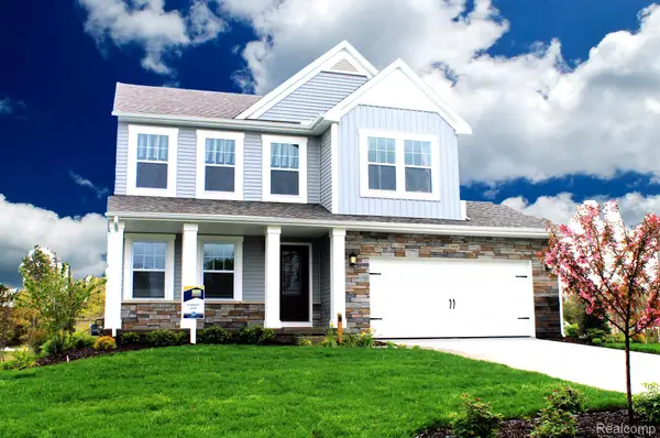 3087 ivywood CIR, Howell, MI 48855