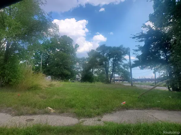 6102 ROSA PARKS BLVD, Detroit, MI 48208