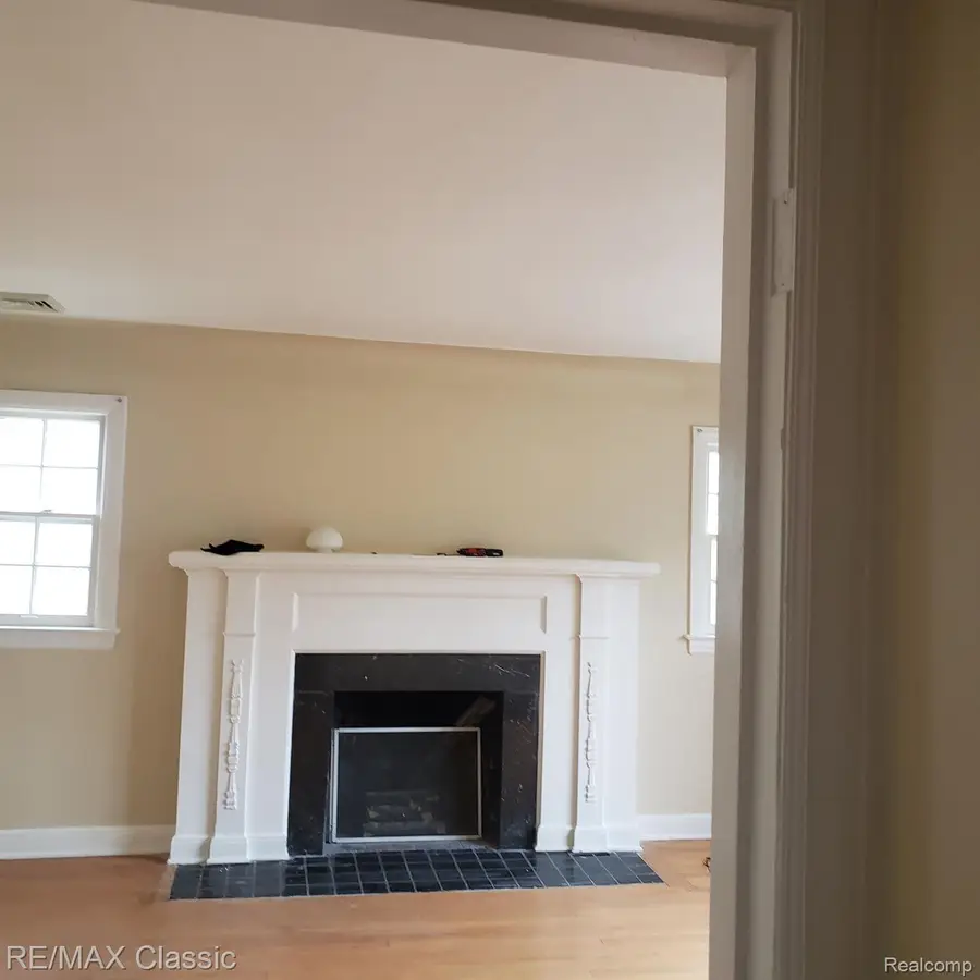 16215 and 16217 Greenview AVE, Detroit, MI 48219 - #3