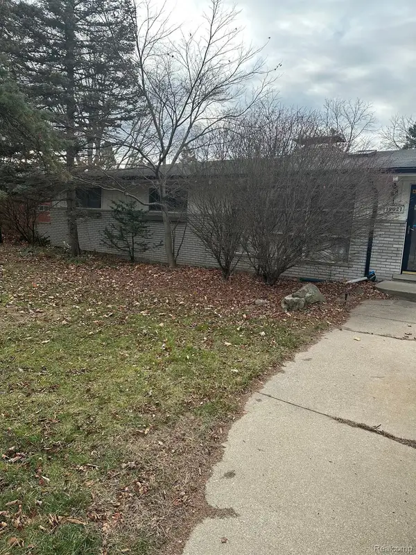 19021 MERRIMAN RD, Livonia, MI 48152
