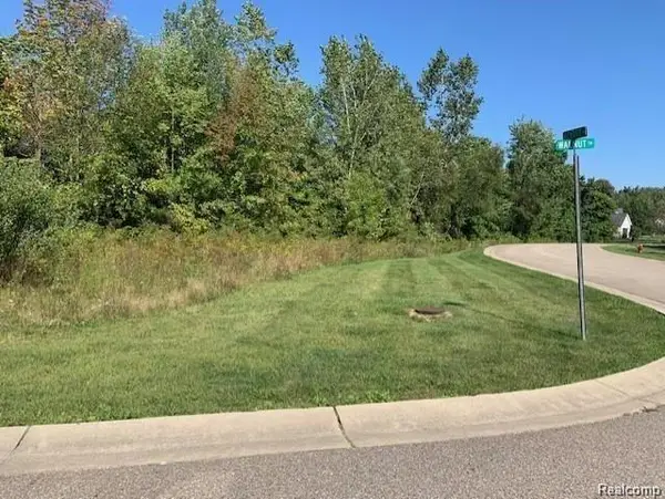 5156  Hickory TRL, GrandBlanc, MI 48439