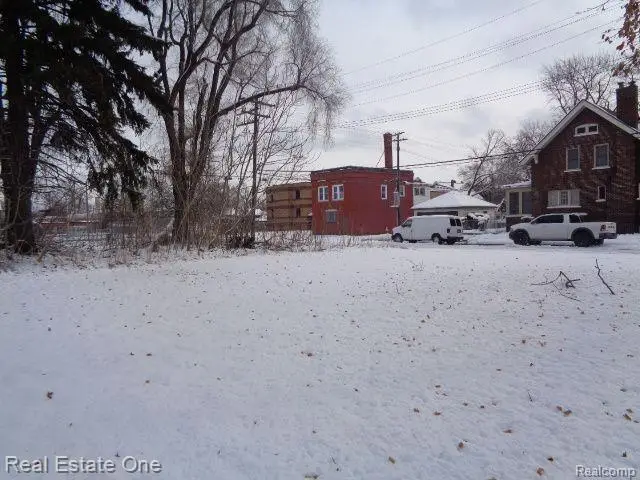 3104 HELEN ST, Detroit, MI 48207 - #3