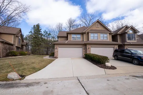 5206 ROYAL VALE, Dearborn, MI 48126