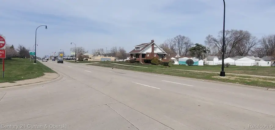 14447 TELEGRAPH RD, Taylor, MI 48180 - #2