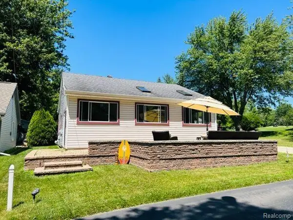 5935 TOWER DR, ManitouBeach, MI 49253