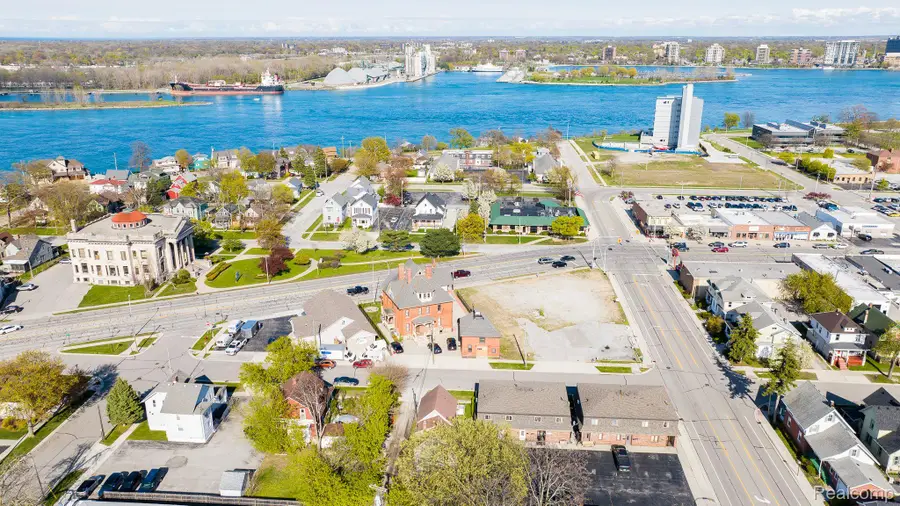 805 PINE GROVE AVE, Port Huron, MI 48060 - #3
