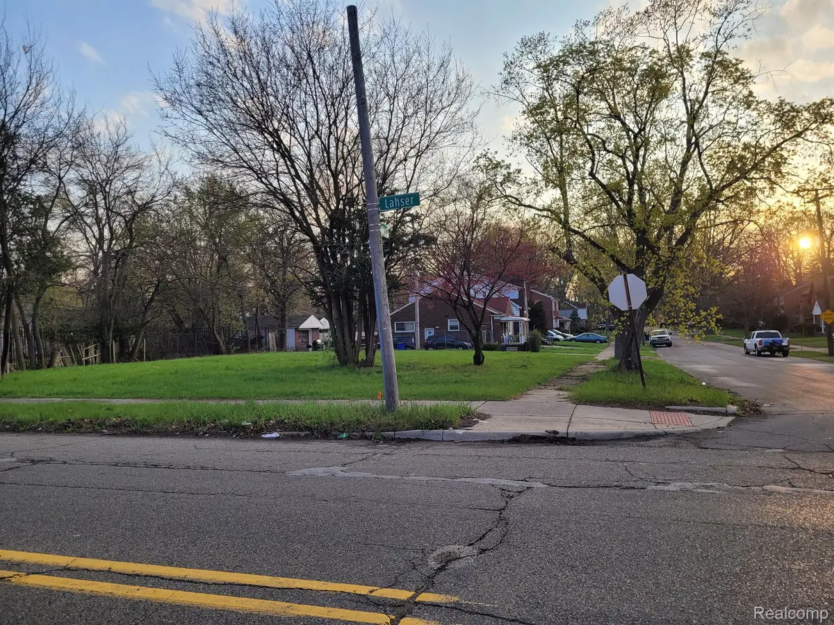 18435 LAHSER RD, Detroit, MI 48219 - #1