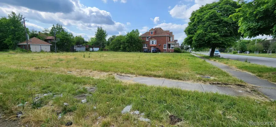 885 E GRAND BLVD, Detroit, MI 48207 - #2