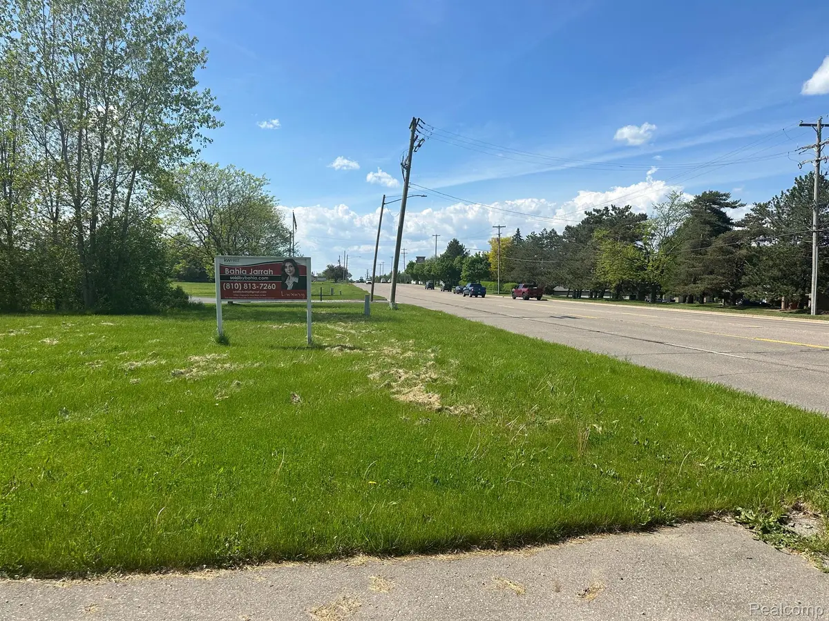 8000 S SAGINAW ST, Grand Blanc, MI 48439 - #1