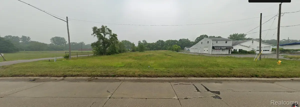 5492 N Genesee Rd, Flint, MI 48506 - #1