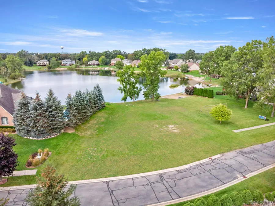4544 COASTAL PKWY, White Lake, MI 48386 - #2