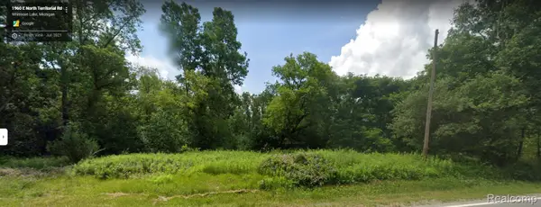1960 E NORTH TERRITORIAL RD, WhitmoreLake, MI 48189