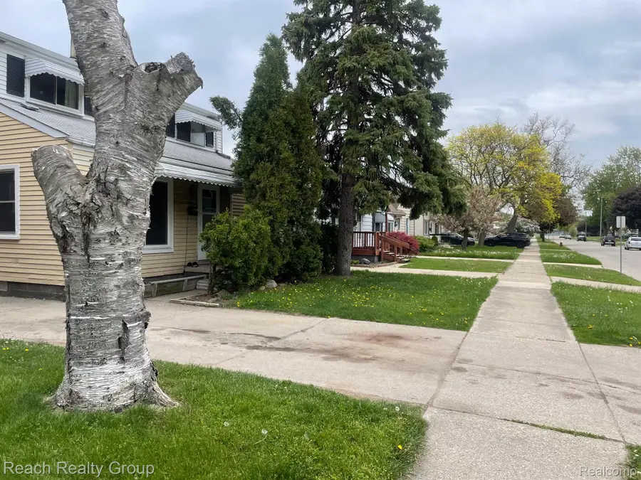 23324 WILLARD AVE, Warren, MI 48089 - #2