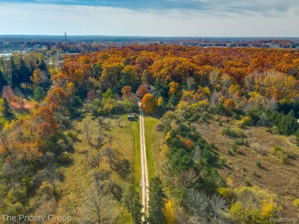 11620 DIXIE HIWY, Holly, MI 48442