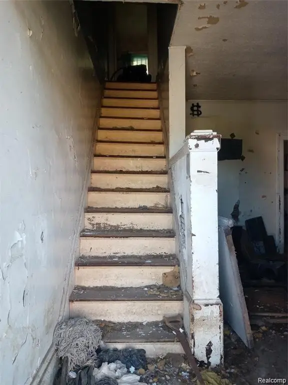 9021 Lawton ST, Detroit, MI 48206 - #2