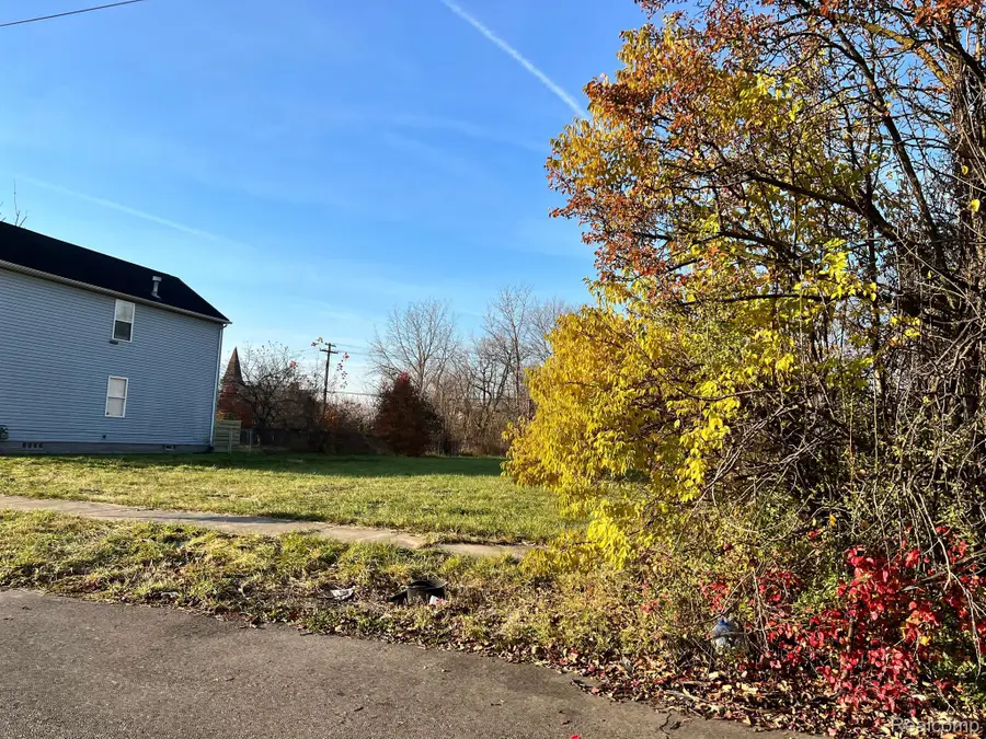 3967 17TH ST, Detroit, MI 48208 - #2