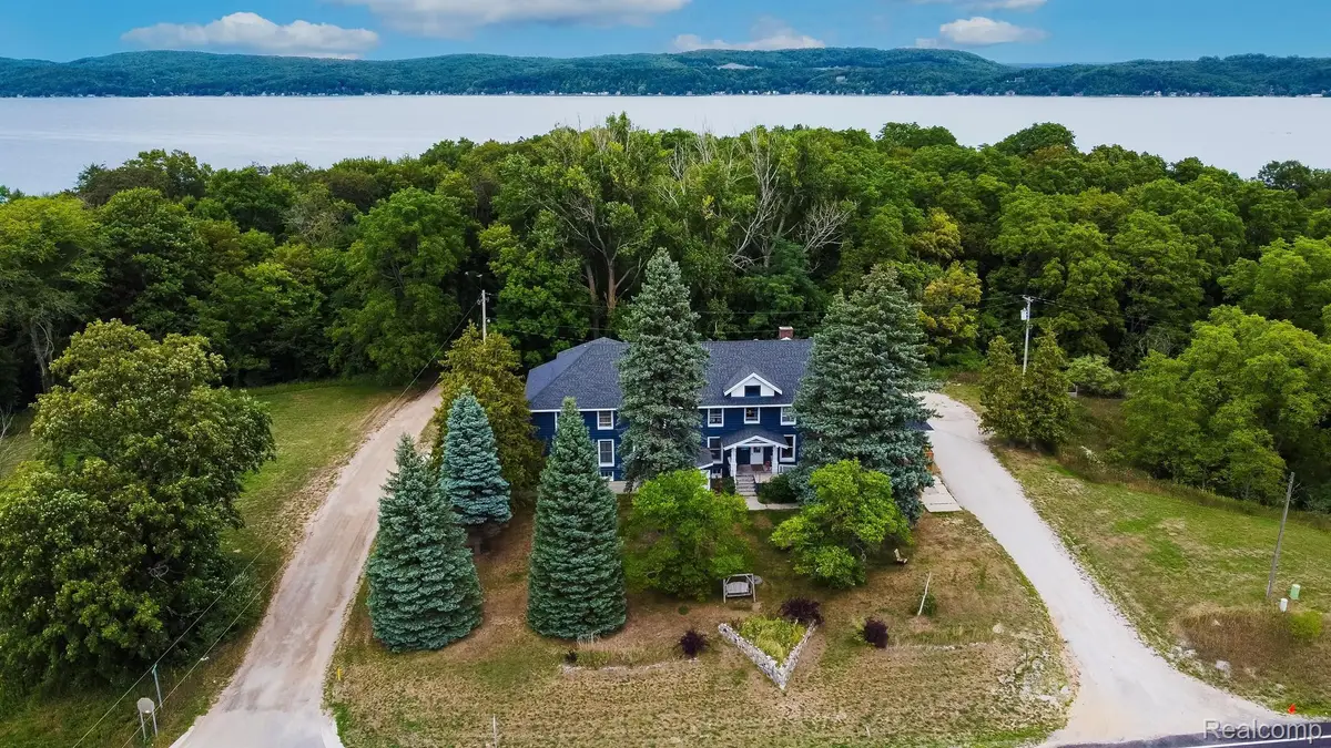 5908 FRANKFORT HIWY, Benzonia, MI 49616 - #1