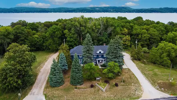5908 FRANKFORT HIWY, Benzonia, MI 49616