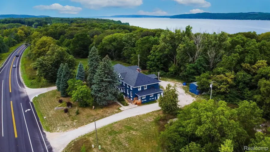 5908 FRANKFORT HIWY, Benzonia, MI 49616 - #2