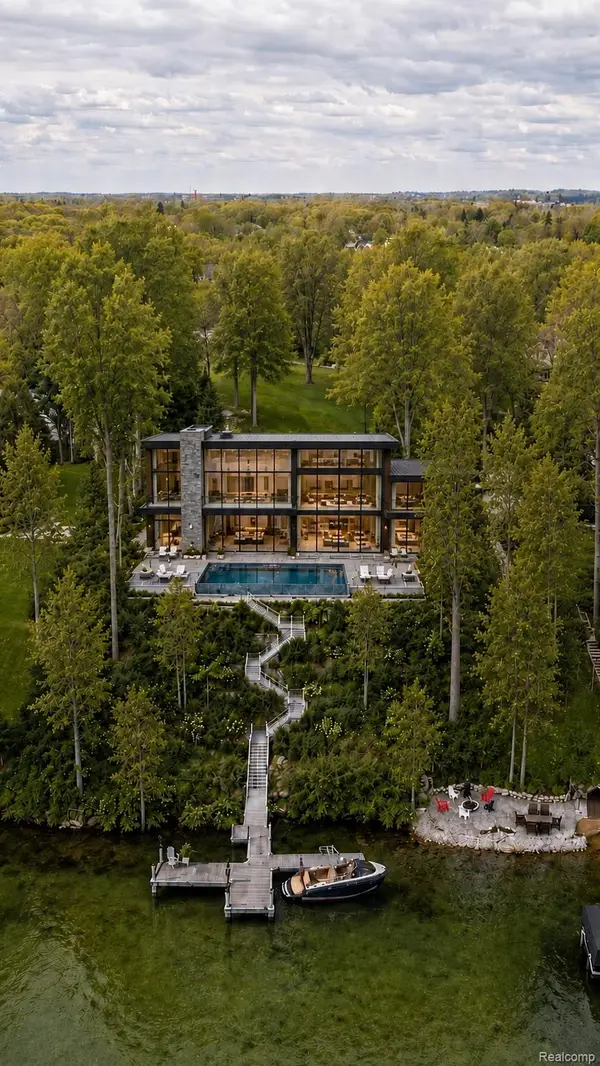 940 LAKE ANGELUS SHRS, LakeAngelus, MI 48326