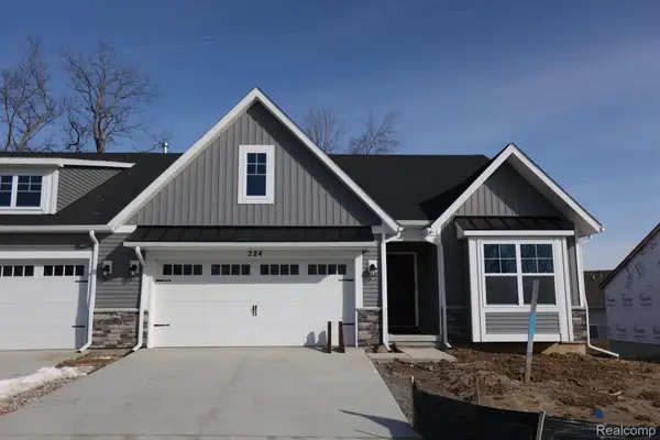 1012  Camellia CIR 48 20, Howell, MI 48843