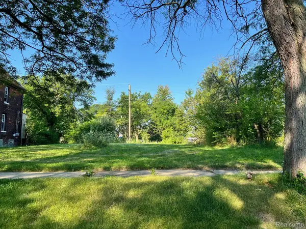 2995 CANTON ST, Detroit, MI 48207