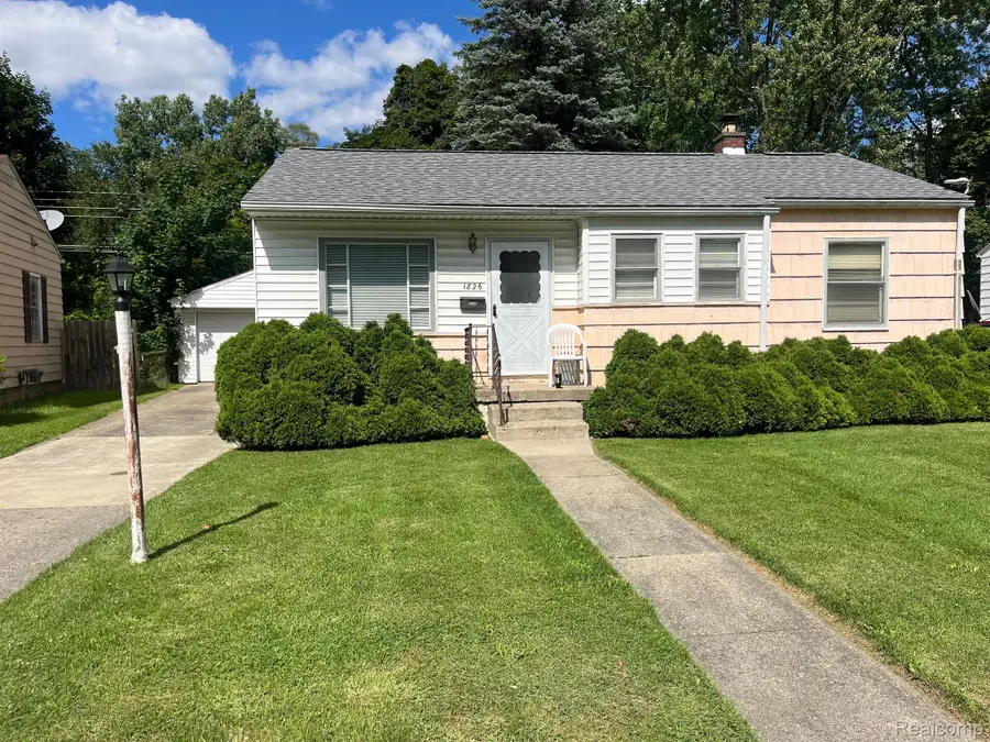 1826 GREENBROOK LN, Flint, MI 48507 - #2