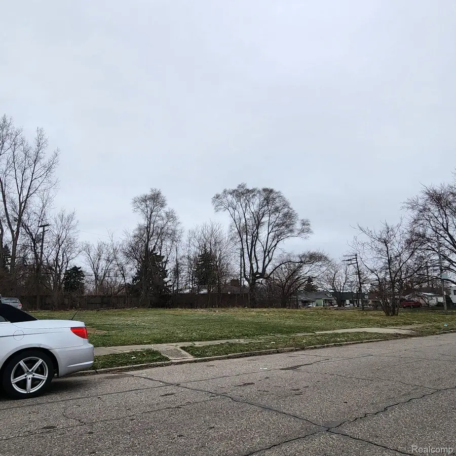 5500 TALBOT ST, Hamtramck, MI 48212 - #3
