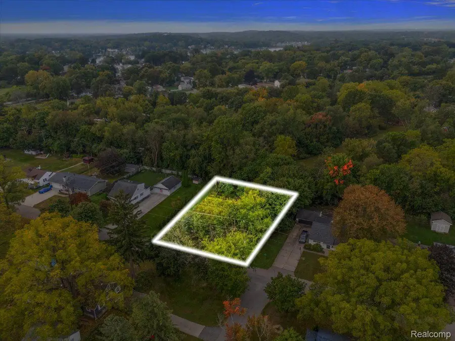 000 Waterloo ST, Waterford, MI 48329 - #3