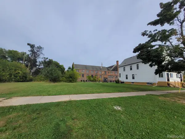 1030 HELEN ST, Detroit, MI 48207