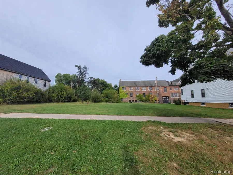1030 HELEN ST, Detroit, MI 48207 - #2