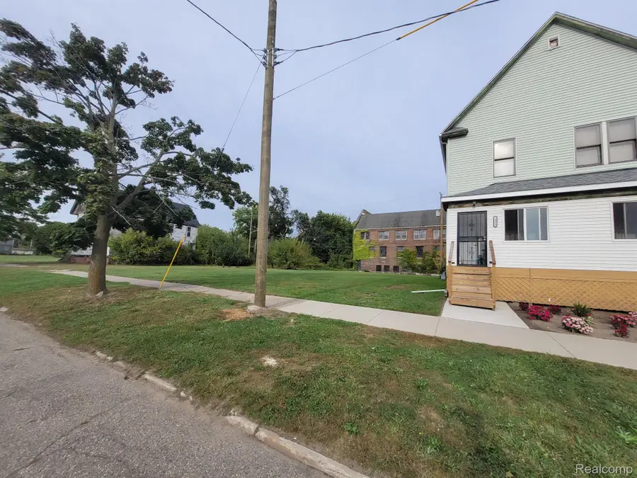 1030 HELEN ST, Detroit, MI 48207 - #3
