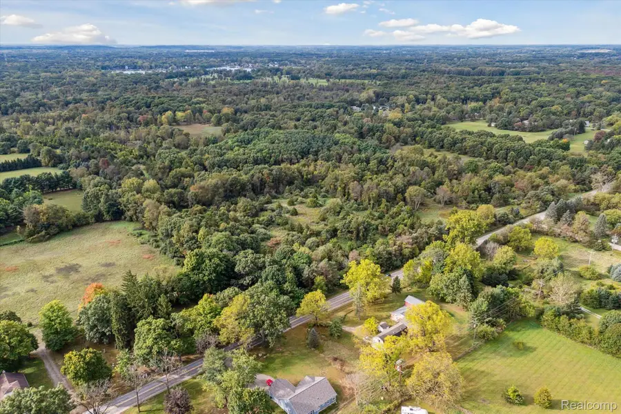 000 Swarthout Rd, Pinckney, MI 48169 - #2