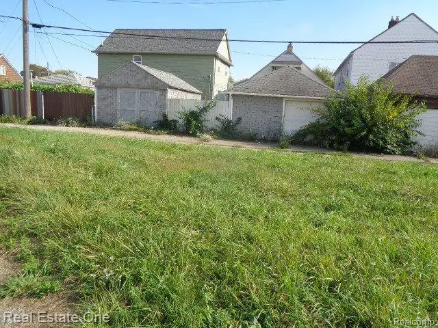 4994 CARPENTER ST, Hamtramck, MI 48212 - #3