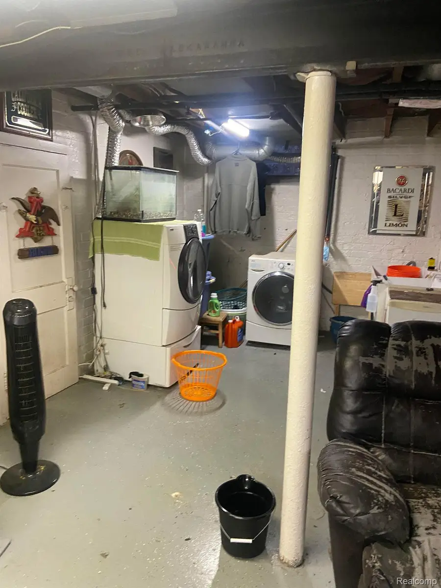 18961 SANTA BARBARA DR, Detroit, MI 48221 - #3